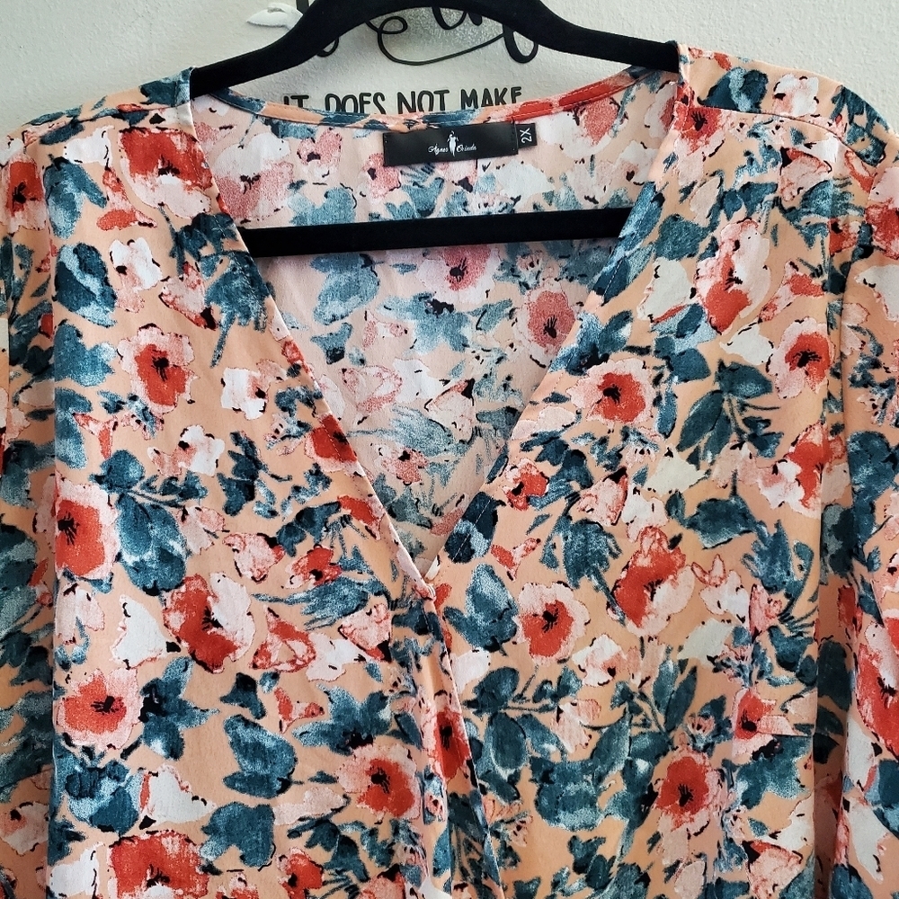 Plus Size 2X Wrap Blouse Short Sleeves V-Neck Light Summer Top - Picture 3 of 13